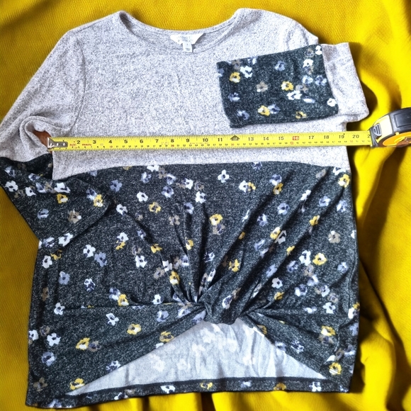 3/$40 Sale! Market & Spruce Soft and Cozy Front Knot Floral Top - Picture 3 of 8